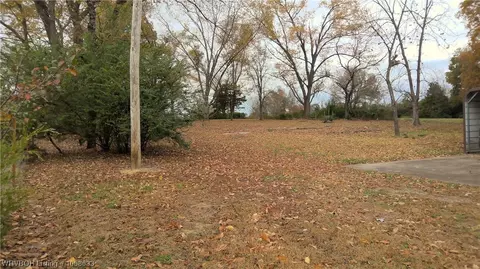Exterior - 1806 N 5th, Paris, AR 72855 photo 4 of 10