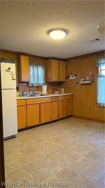 Kitchen - 1806 N 5th, Paris, AR 72855 photo 1 of 3