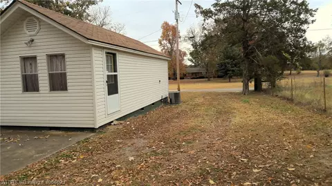 Exterior - 1806 N 5th, Paris, AR 72855 photo 8 of 10