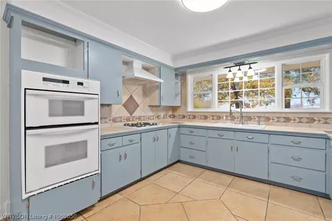 Kitchen - 8820 Highway 271, Fort Smith, AR 72908 photo 3 of 3