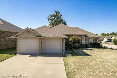 6100 Red Oak Ct, Fort Smith, AR 72916
