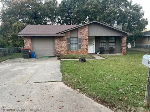 1402 N St, Barling, AR 72923