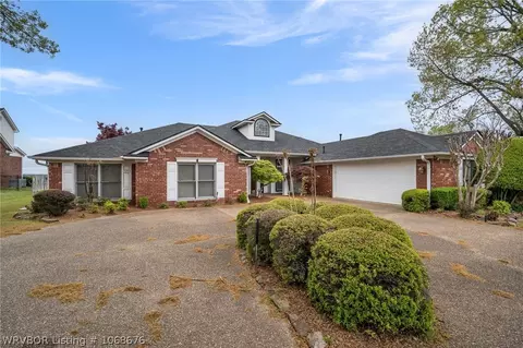 8513 Rosewood Dr, Fort Smith, AR 72903