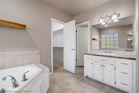 Bath - 3621 Coventry Ln, Fort Smith, AR 72908 photo 7 of 8