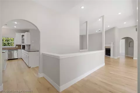 Entry Way - 3621 Coventry Ln, Fort Smith, AR 72908 photo 3 of 4
