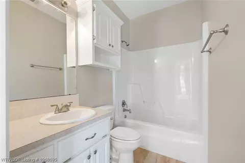 Bath - 3621 Coventry Ln, Fort Smith, AR 72908 photo 1 of 8