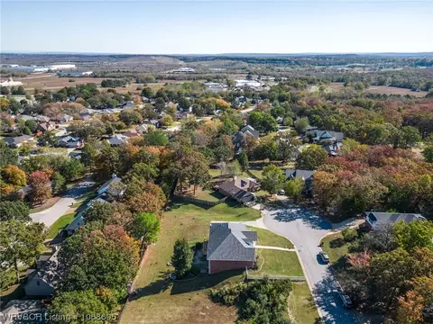 View/Area - 3621 Coventry Ln, Fort Smith, AR 72908 photo 3 of 5