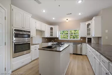 Kitchen - 3621 Coventry Ln, Fort Smith, AR 72908 photo 2 of 7