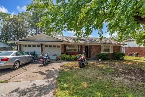 4300 Skywood Dr, Fort Smith, AR 72904