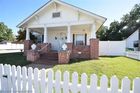 522 E Choctaw Ave, Sallisaw, OK 74955