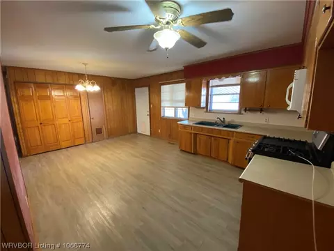 207 Cloos Circle Dr, Ozark, AR 72949 photo 4
