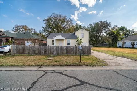 Exterior - 2218 N 27th St, Fort Smith, AR 72904 photo 3 of 6
