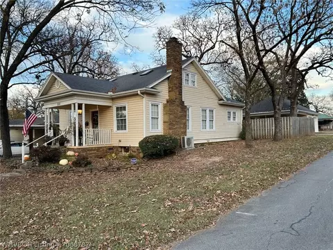 Exterior - 2323 S 26th St, Fort Smith, AR 72901 photo 3 of 13