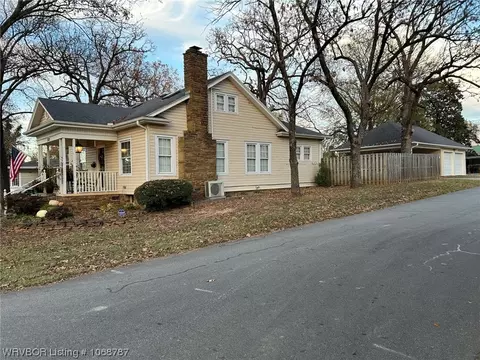 Exterior - 2323 S 26th St, Fort Smith, AR 72901 photo 2 of 13