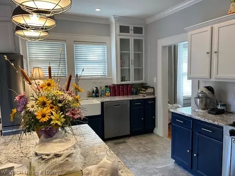Kitchen - 2323 S 26th St, Fort Smith, AR 72901 photo 3 of 3