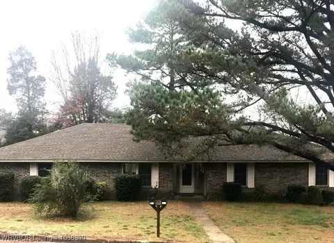 903 N 7th St, Van Buren, AR 72956
