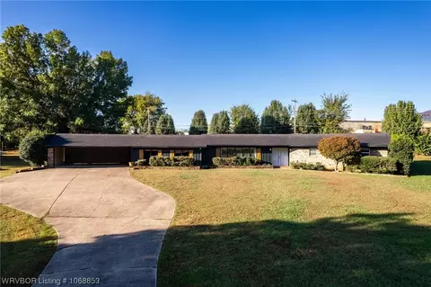 209 Park Dr, Poteau, OK 74953