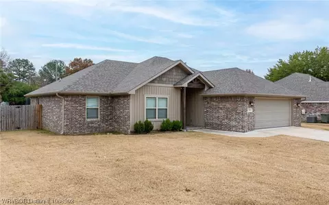 Exterior - 528 Cromer Ln, Alma, AR 72921 photo 5 of 19