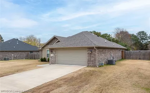 Exterior - 528 Cromer Ln, Alma, AR 72921 photo 3 of 19