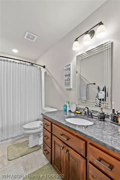 Bath - 528 Cromer Ln, Alma, AR 72921 photo 1 of 3