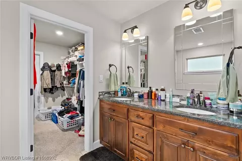 Bath - 528 Cromer Ln, Alma, AR 72921 photo 3 of 3