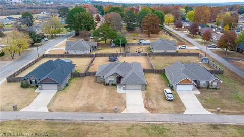 View/Area - 528 Cromer Ln, Alma, AR 72921 photo 1 of 8