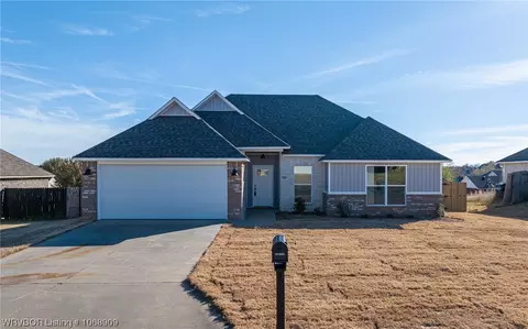 159 Pine St, Greenwood, AR 72936