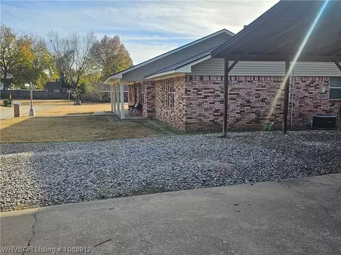 Exterior - 900 7th St, Paris, AR 72855 photo 7 of 12