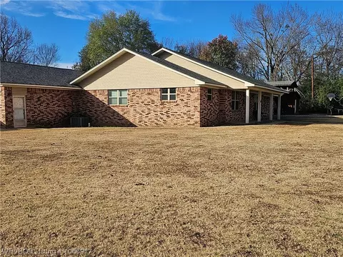 Exterior - 900 7th St, Paris, AR 72855 photo 12 of 12