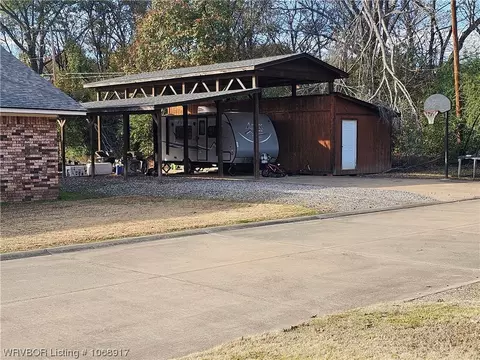 Exterior - 900 7th St, Paris, AR 72855 photo 3 of 12