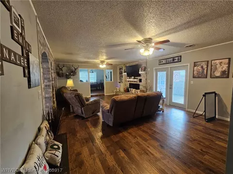 Living - 900 7th St, Paris, AR 72855 photo 3 of 4