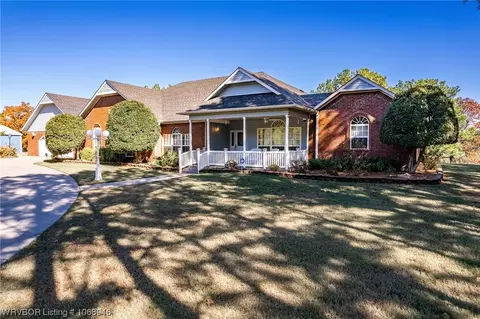 208 Mountain View Rd, Poteau, OK 74953