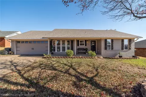 1404 Briarwood, Alma, AR 72921