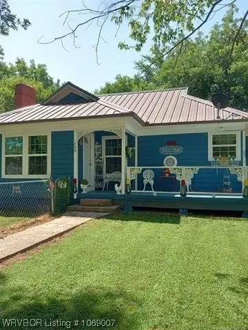 300 2nd St, Spiro, OK 74959
