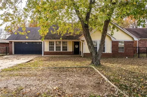 2207 Aspen Ter, Greenwood, AR 72936