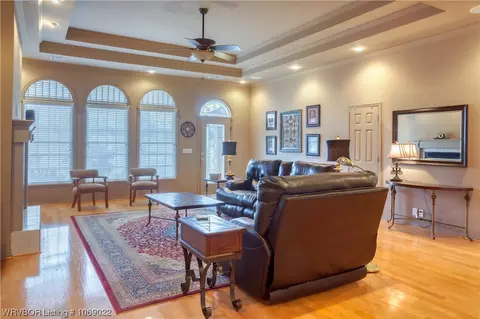 Living - 1021 96 Hwy, Mansfield, AR 72944 photo 3 of 4
