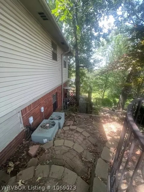 Exterior - 2911 Gary St, Fort Smith, AR 72901 photo 6 of 7