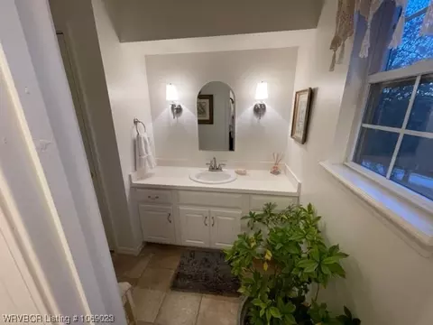 Bath - 2911 Gary St, Fort Smith, AR 72901 photo 7 of 7