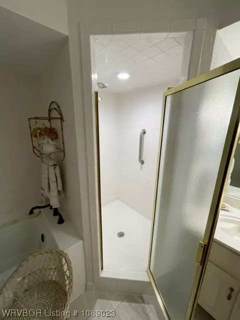 Bath - 2911 Gary St, Fort Smith, AR 72901 photo 3 of 7