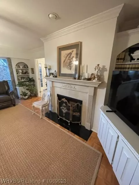 Living - 2911 Gary St, Fort Smith, AR 72901 photo 3 of 3