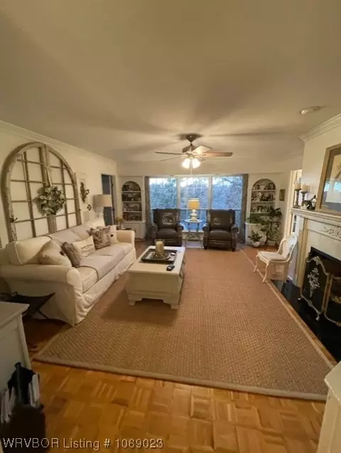 Living - 2911 Gary St, Fort Smith, AR 72901 photo 2 of 3
