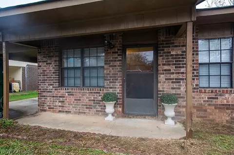 4313 Walnut St, Van Buren, AR 72956