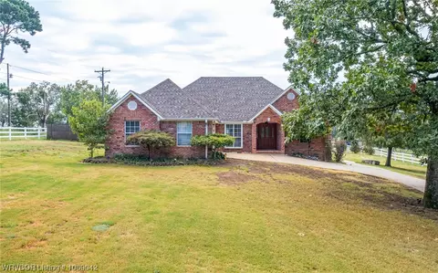 1936 Zion Rd, Van Buren, AR 72956