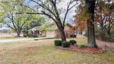 Exterior - 706 Delaware St, Sallisaw, OK 74955 photo 5 of 13