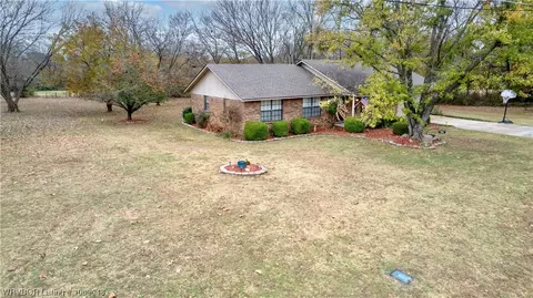 Exterior - 706 Delaware St, Sallisaw, OK 74955 photo 4 of 13