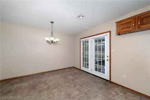 Dining - 706 Delaware St, Sallisaw, OK 74955 photo 1 of 1