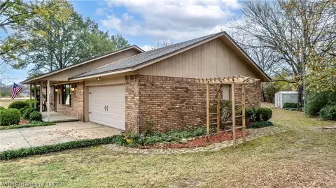 Exterior - 706 Delaware St, Sallisaw, OK 74955 photo 6 of 13