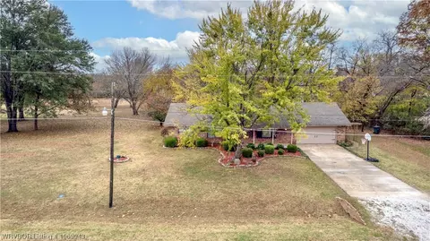 Exterior - 706 Delaware St, Sallisaw, OK 74955 photo 10 of 13