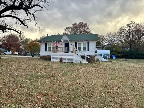 489 Eighth St, Booneville, AR 72927
