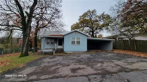 305 Texas Ave, Arkoma, OK 74901